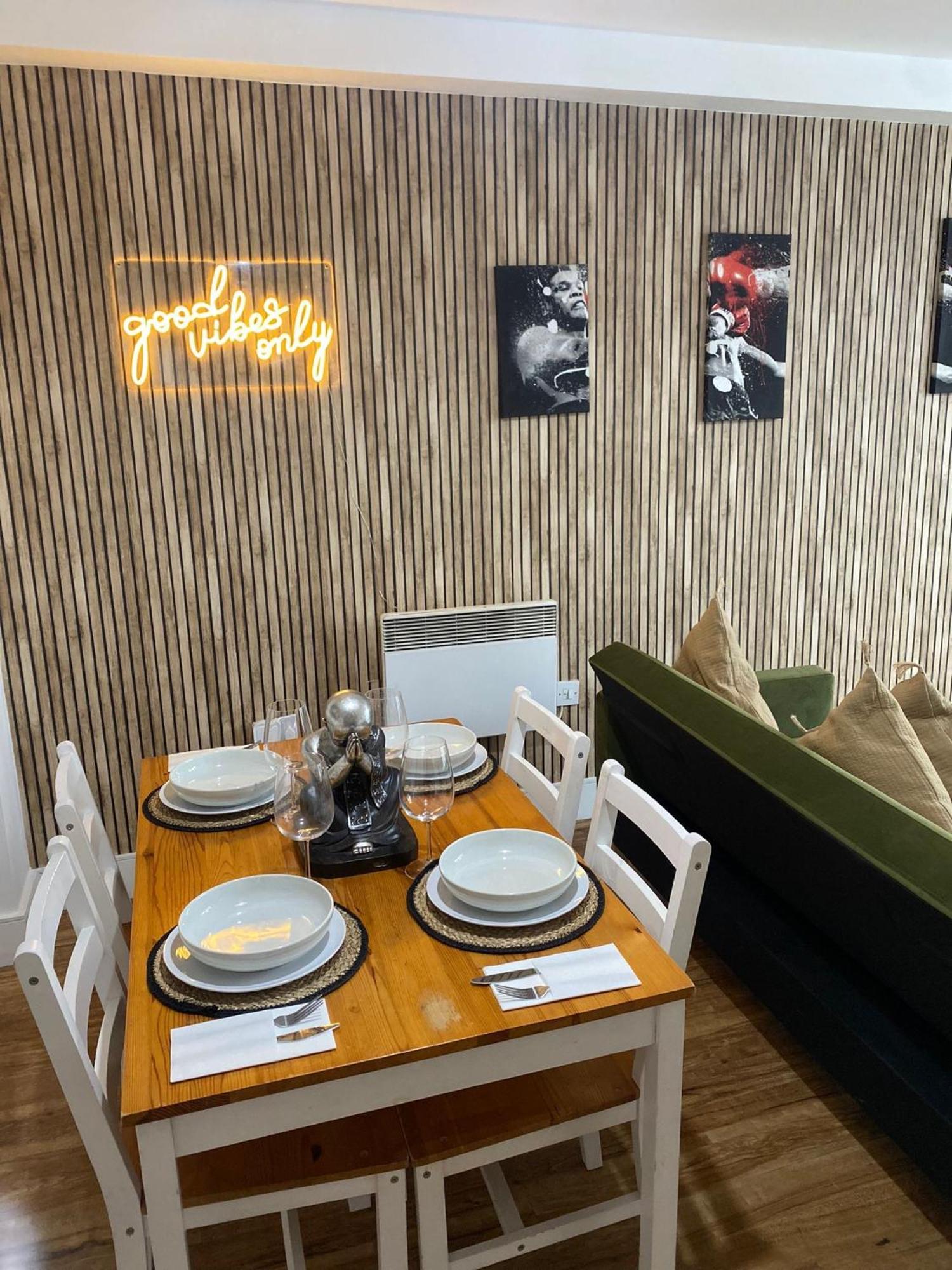 Pleasant Stay Apart Liverpool Bagian luar foto